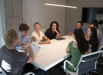 Business center with conference rooms for 4, 6 or up to 20 people as well as a work area with desk space for rent